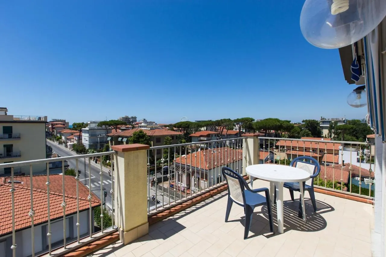 Hotel Fortunella Lido di Camaiore 3*,  Italy